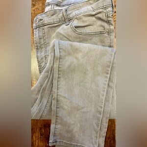 Old navy woman’s high rise skinny jeans size 16